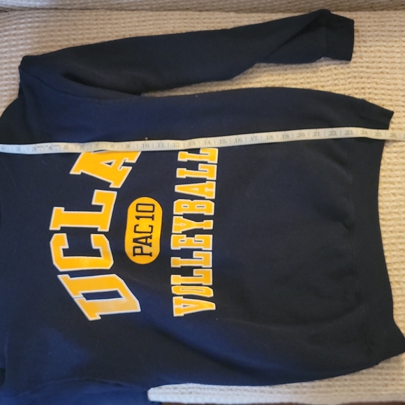 UCLA volleyball sweatshirt - Picture 5 of 7